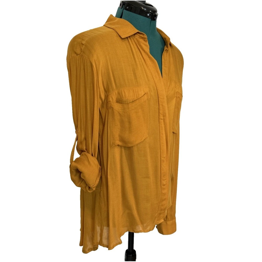 Bella Dahl Split Back Button Down Long Sleeve Shi… - image 6